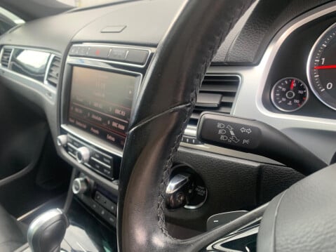 Volkswagen Touareg 3.0 TDI V6 R-Line Plus Tiptronic 4WD Euro 6 (s/s) 5dr 60
