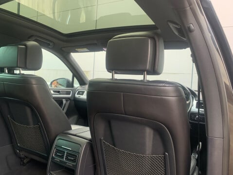 Volkswagen Touareg 3.0 TDI V6 R-Line Plus Tiptronic 4WD Euro 6 (s/s) 5dr 70