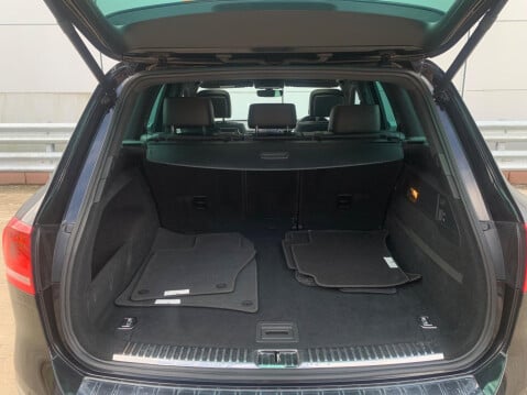 Volkswagen Touareg 3.0 TDI V6 R-Line Plus Tiptronic 4WD Euro 6 (s/s) 5dr 75