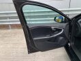 Volvo V40 2.0 D2 R-Design Euro 6 (s/s) 5dr 23