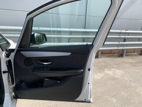 BMW 2 Series 1.5 216d SE Euro 6 (s/s) 5dr 28