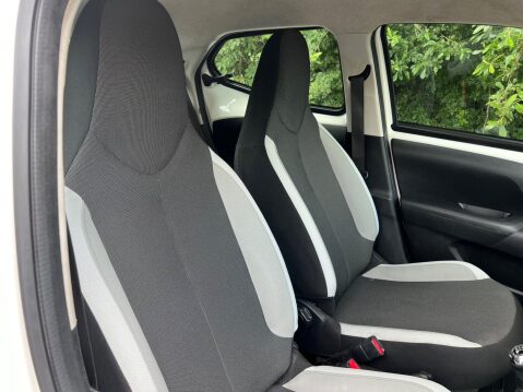 Toyota Aygo 1.0 VVT-i x-play Euro 6 5dr 5