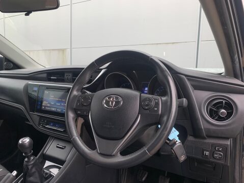 Toyota Auris 1.2 VVT-i Icon Euro 6 (s/s) 5dr 23