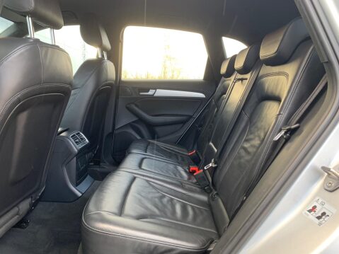 Audi Q5 2.0 TDI S line Plus quattro Euro 5 (s/s) 5dr 44