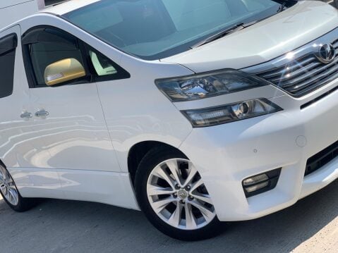 Toyota Vellfire AUTO 4