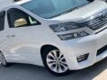 Toyota Vellfire AUTO 4