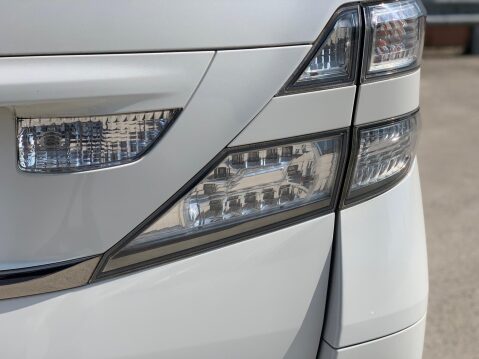 Toyota Vellfire AUTO 20