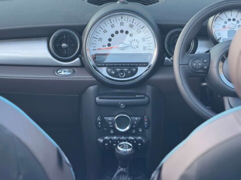 Mini Convertible 1.6 Cooper Highgate 2dr - NATIONAL DELIVERY* 38