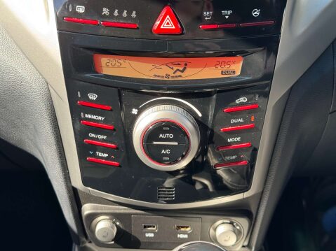 SsangYong Tivoli 1.6 Tivoli EX 5dr - NATIONAL DELIVERY* 43