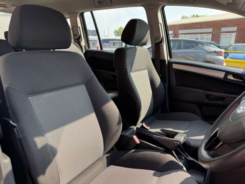 Vauxhall Zafira 1.8 Zafira Exclusive 5dr - NATIONAL DELIVERY* 17