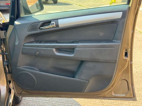 Vauxhall Zafira 1.8 Zafira Exclusive 5dr - NATIONAL DELIVERY* 48