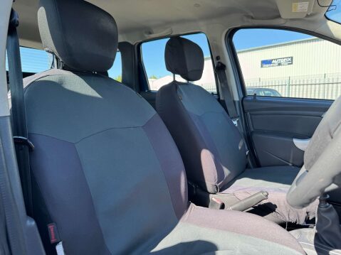 Dacia Duster 1.5 Duster Ambiance dCi 4x2 5dr - NATIONAL DELIVERY* 16
