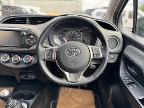 Toyota Yaris 1.3 Yaris Icon TSS VVT-I 5dr - NATIONAL DELIVERY* 29