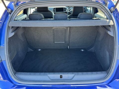 Peugeot 308 2.0 308 GT Line HDi Blue S/S 5dr - NATIONAL DELIVERY* 27