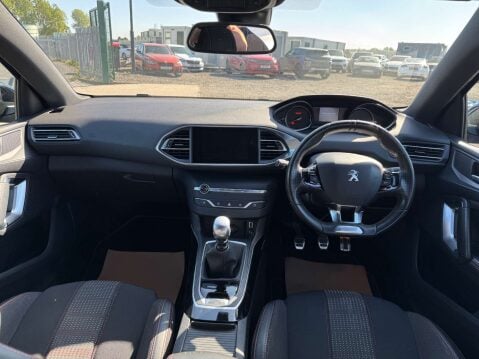 Peugeot 308 2.0 308 GT Line HDi Blue S/S 5dr - NATIONAL DELIVERY* 28