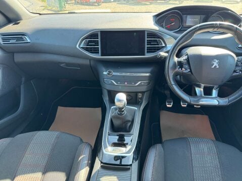 Peugeot 308 2.0 308 GT Line HDi Blue S/S 5dr - NATIONAL DELIVERY* 38