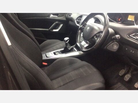Peugeot 308 1.6 308 Allure SW HDi S/S 5dr - NATIONAL DELIVERY* 7