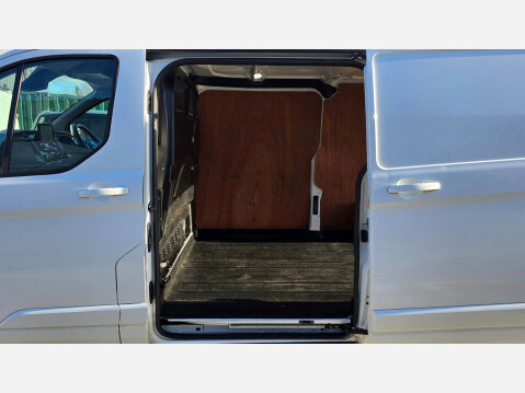 Ford Transit Custom LIMITED 300 L2 H1 2.0 TDCI 170PS EU6 AUTO 17