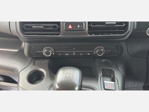 Peugeot Partner BLUEHDI PROFESSIONAL PREMIUM L1 H1 1.5 HDI 100ps EU6 NAV 6 SPEED 20