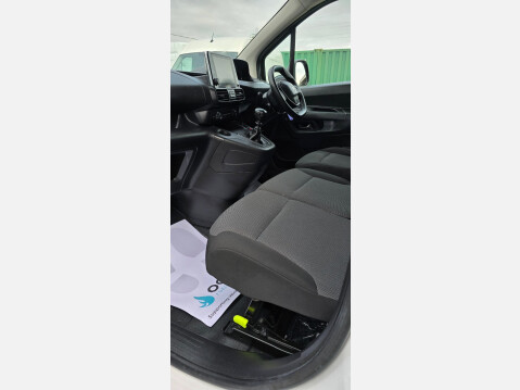 Peugeot Partner BLUEHDI PROFESSIONAL PREMIUM L1 H1 1.5 HDI 100ps EU6 NAV 6 SPEED 12