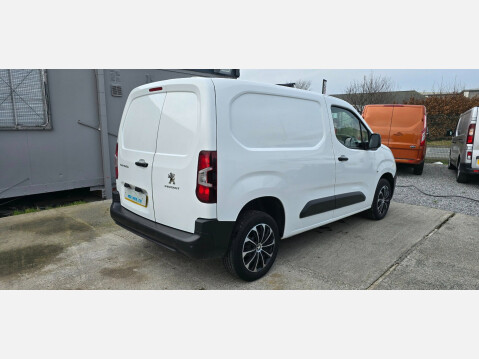 Peugeot Partner BLUEHDI PROFESSIONAL PREMIUM L1 H1 1.5 HDI 100ps EU6 NAV 6 SPEED 2
