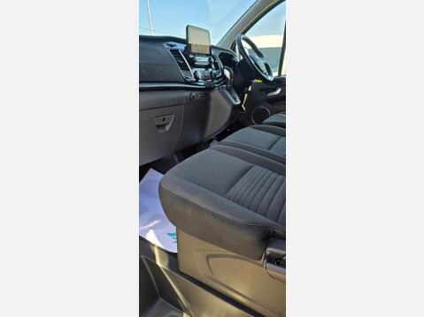Ford Tourneo Custom tourneo titanium 320 L2 H1 9 SEATER 2.0 tdci 130ps eu6 auto 10