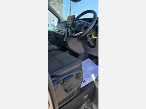 Ford Tourneo Custom tourneo titanium 320 L2 H1 9 SEATER 2.0 tdci 130ps eu6 auto 7