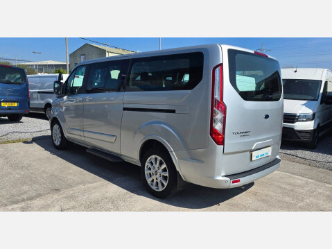 Ford Tourneo Custom tourneo titanium 320 L2 H1 9 SEATER 2.0 tdci 130ps eu6 auto 4