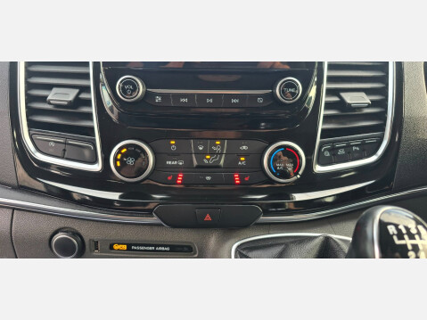 Ford Tourneo Custom 320 TITANIUM L2 H1 2.0 TDCI 130ps EU6 19