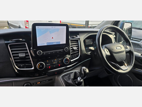 Ford Tourneo Custom 320 TITANIUM L2 H1 2.0 TDCI 130ps EU6 15