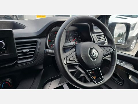 Renault Trafic BUSINESS SL28 SWB 2.0 DCI 130 EU6 11