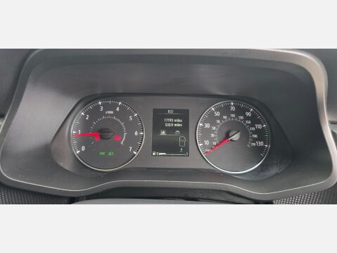 Renault Trafic BUSINESS LL30 9 SEATER MINIBUS LWB 2.0DCI 150 EU6 17