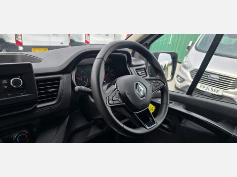 Renault Trafic BUSINESS LL30 9 SEATER MINIBUS LWB 2.0DCI 150 EU6 8
