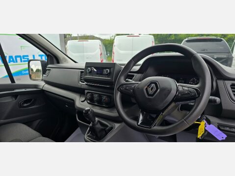 Renault Trafic BUSINESS LL30 9 SEATER MINIBUS LWB 2.0DCI 150 EU6 7