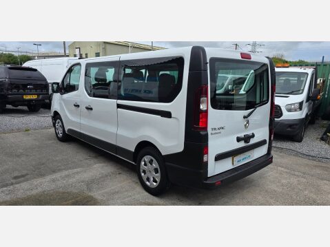 Renault Trafic BUSINESS LL30 9 SEATER MINIBUS LWB 2.0DCI 150 EU6 3