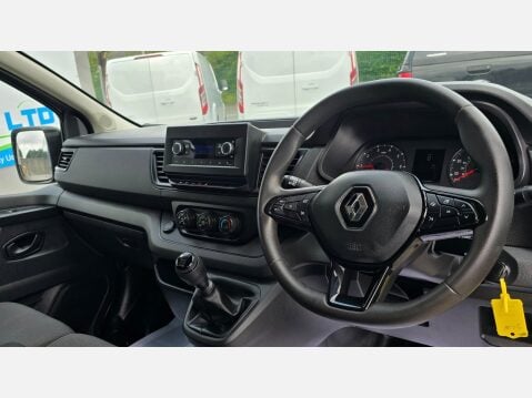Renault Trafic BUSINESS SL28 SWB 9 SEATER MINIBUS 2.0 DCI 150 EU6 11