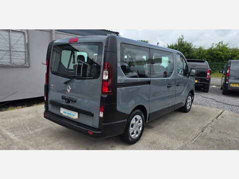 Renault Trafic BUSINESS SL28 SWB 9 SEATER MINIBUS 2.0 DCI 150 EU6 2