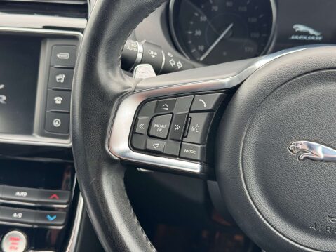 Jaguar XE 2.0 XE R-Sport i Automatic 4dr - NATIONAL DELIVERY* 31