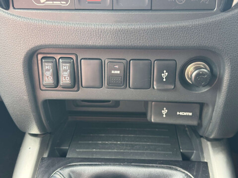 Mitsubishi L200 2.4 L200 Barbarian Black DI-D 4WD - NATIONAL DELIVERY* 45