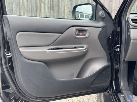 Mitsubishi L200 2.4 L200 Barbarian Black DI-D 4WD - NATIONAL DELIVERY* 55
