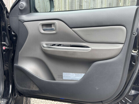 Mitsubishi L200 2.4 L200 Barbarian Black DI-D 4WD - NATIONAL DELIVERY* 56