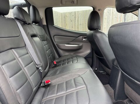 Mitsubishi L200 2.4 L200 Barbarian Black DI-D 4WD - NATIONAL DELIVERY* 25