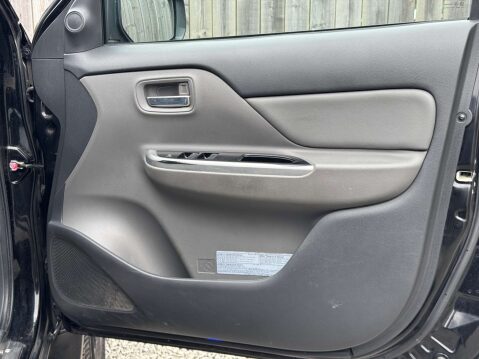 Mitsubishi L200 2.4 L200 Barbarian Black DI-D 4WD - NATIONAL DELIVERY* 57