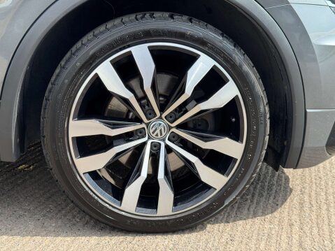 Volkswagen Tiguan 2.0 Tiguan R-Line TDI BlueMotion Technology 4Motion Semi-Automatic 4WD 5dr 67
