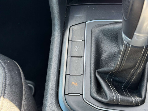 Volkswagen Tiguan 2.0 Tiguan R-Line TDI BlueMotion Technology 4Motion Semi-Automatic 4WD 5dr 30