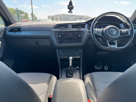 Volkswagen Tiguan 2.0 Tiguan R-Line TDI BlueMotion Technology 4Motion Semi-Automatic 4WD 5dr 28
