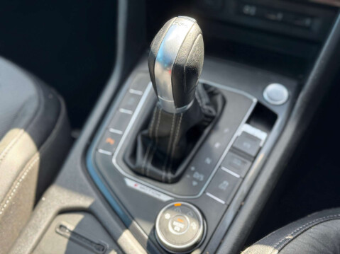 Volkswagen Tiguan 2.0 Tiguan R-Line TDI BlueMotion Technology 4Motion Semi-Automatic 4WD 5dr 29