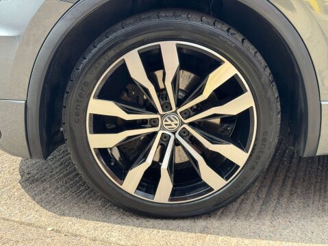 Volkswagen Tiguan 2.0 Tiguan R-Line TDI BlueMotion Technology 4Motion Semi-Automatic 4WD 5dr 64