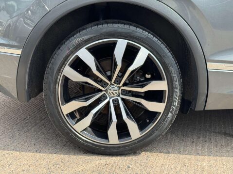 Volkswagen Tiguan 2.0 Tiguan R-Line TDI BlueMotion Technology 4Motion Semi-Automatic 4WD 5dr 66