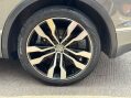 Volkswagen Tiguan 2.0 Tiguan R-Line TDI BlueMotion Technology 4Motion Semi-Automatic 4WD 5dr 65